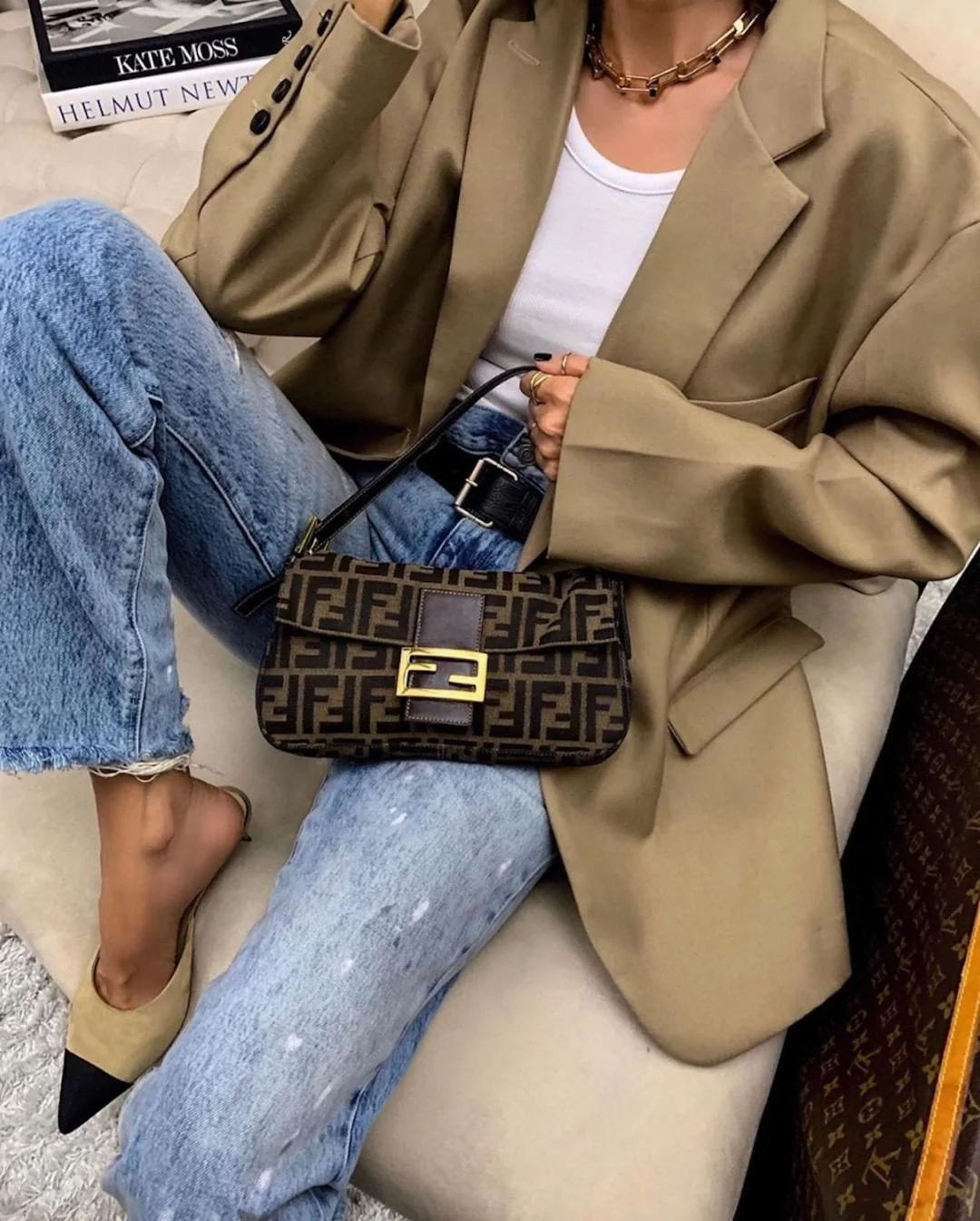 Fendi Baguette Bag Outfit ideas