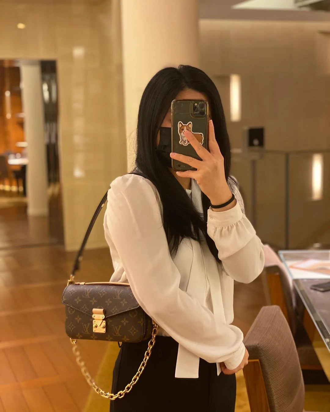 Louis Vuitton Pochette Metis East West