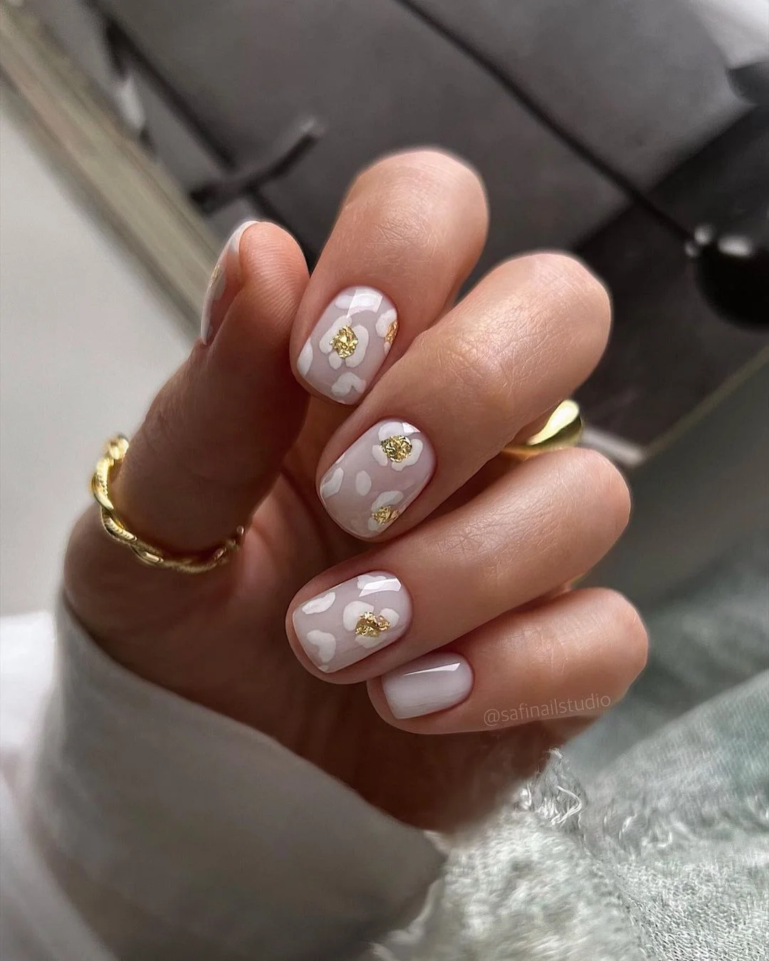 Abstract Floral Nails