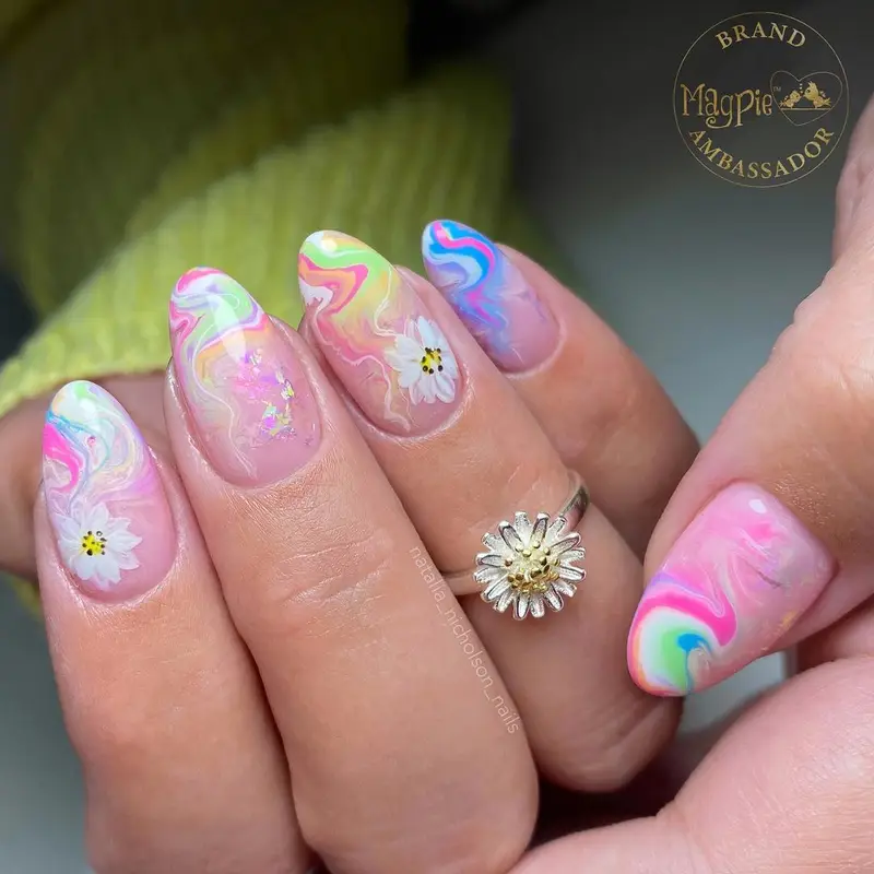 Abstract Swirl Nails