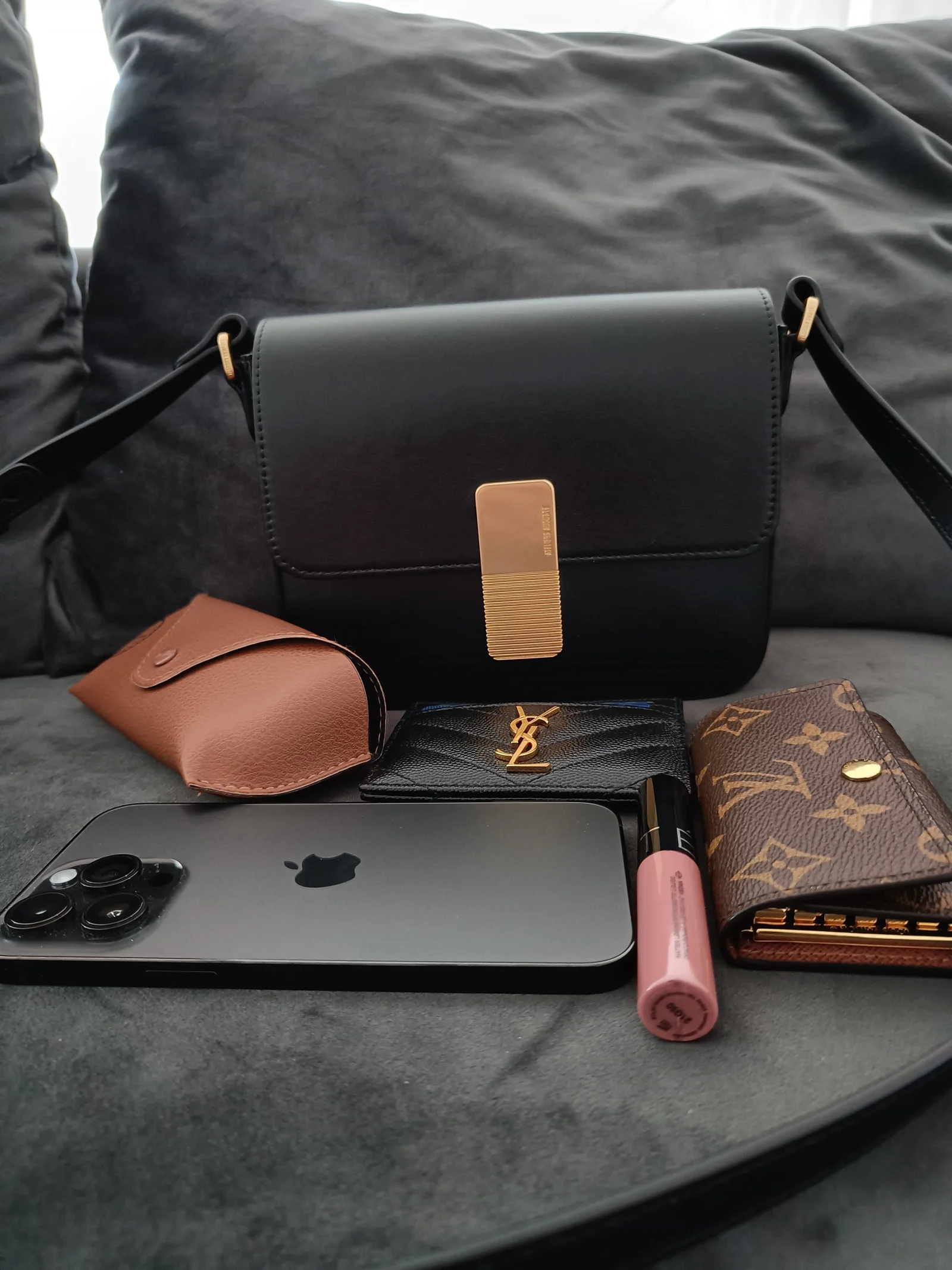 What fits in a Ateliers Auguste Mini Monceau