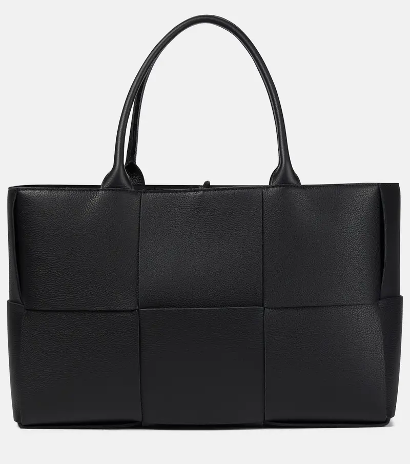 Bottega Veneta Medium Arco Tote Grained Leather
