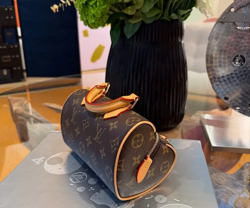 Louis Vuitton Nano Speedy Dating