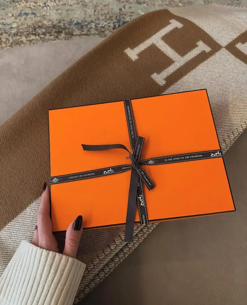 why are so many luxury youtubers suddenly selling their bags