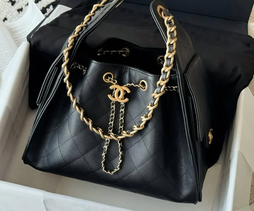 Top 5 it-bags that defined 2025